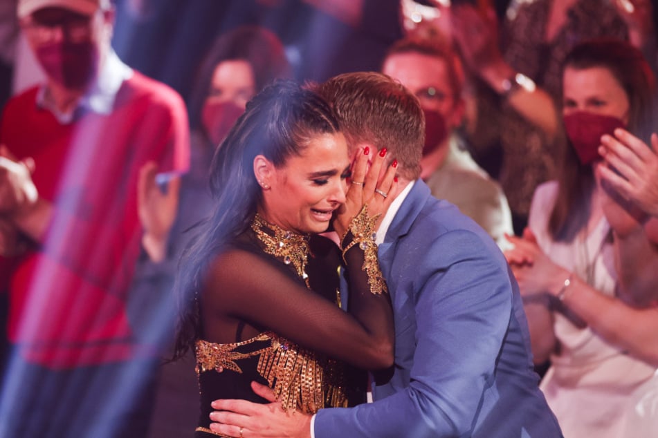 Während ihrer Teilnahme bei "Let's Dance" war Oliver Pocher (48) immer an der Seite seiner Ex-Frau Amira Aly (33).
