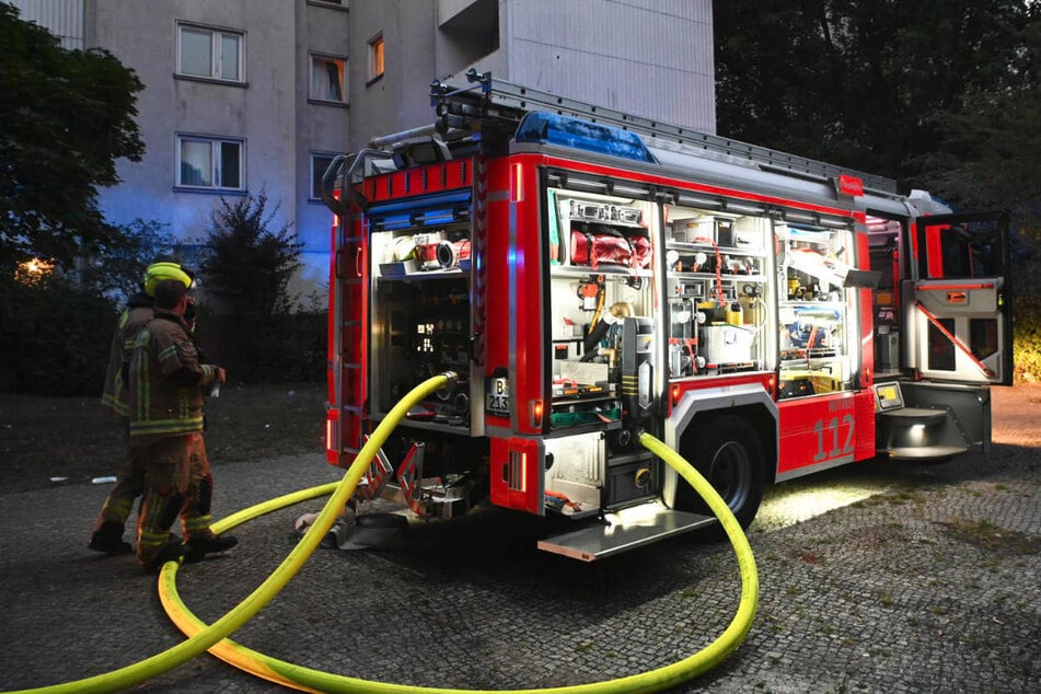 Berlin: Brandstiftung in Neuköllner Mietshaus? 60 Bewohner müssen Wohnungen verlassen