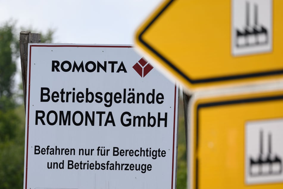 Bei einem Arbeitsunfall in der Chemiefirma ROMONTA sind am Mittwoch Gefahrstoffe ausgetreten.