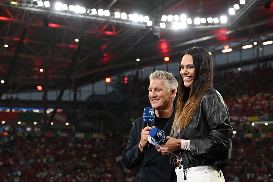 Bastian Schweinsteiger (41, l.) als Experte und Esther Sedlaczek (40, r.) als Moderatorin werden auch bei der WM das Duo für die ARD bilden.