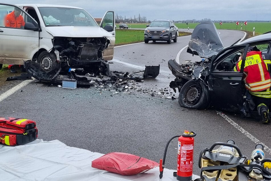 Beide Fahrer wurden verletzt.