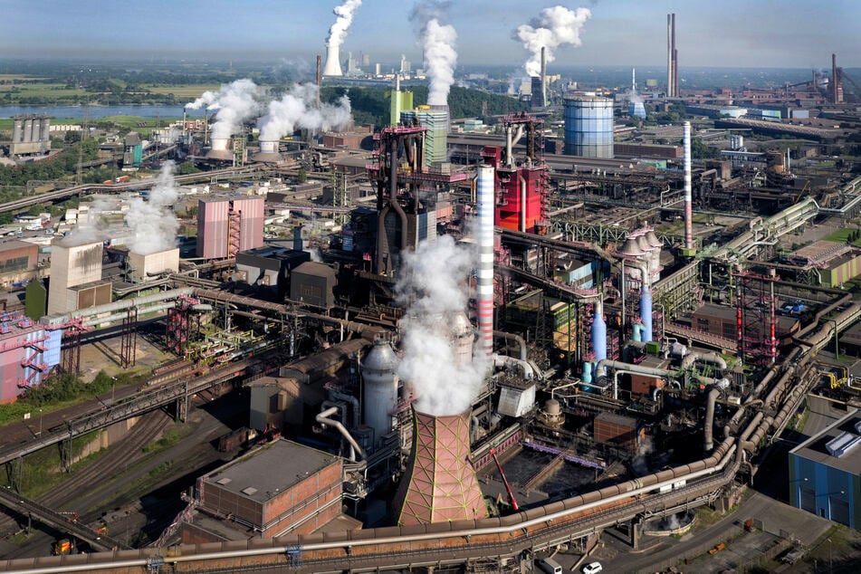 Ein Stahlwerk in NRW: Die Industrie ist ein großer CO2-Verursacher.