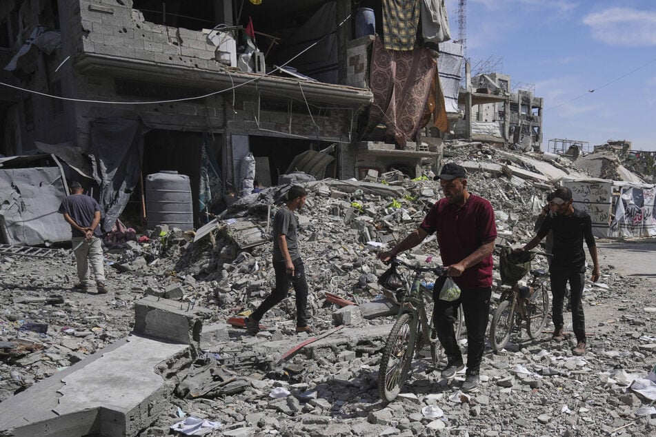 Im Gazastreifen sollen laut Hamas in den vergangenen 24 Stunden insgesamt über 150 Menschen bei Angriffen ums Leben gekommen sein.
