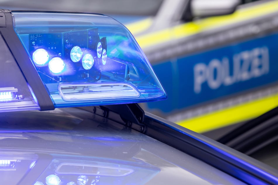 Die Ermittlungen der Polizei dauern an. (Symbolfoto)