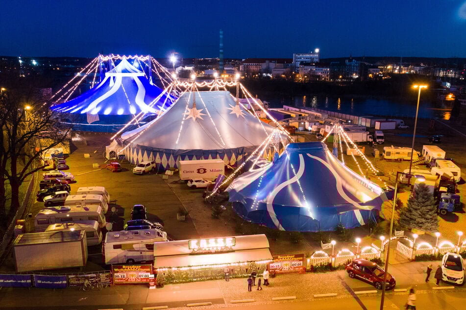 Unterm Chapiteau des Dresdner Weihnachts-Circus wird erstmals auch geboxt.