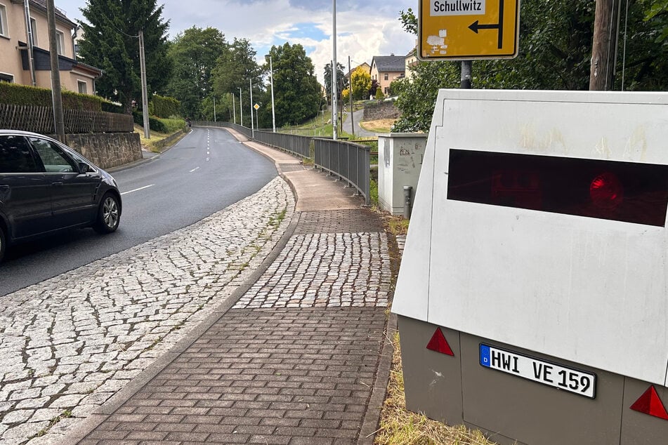 Der Blitzeranhänger HWI-VE-159 kommt ganz schön rum. Innerhalb einer Woche wurde er in Mockritz, Plauen und Eschdorf gesichtet.