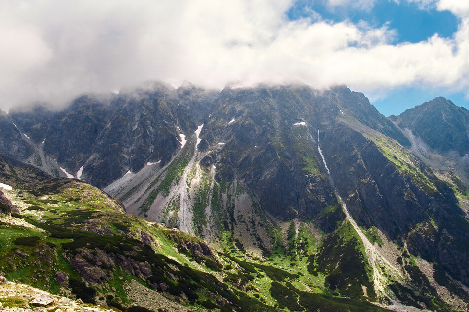 Tödliches Unglück in der Hohen Tatra: Bergsteiger stürzt 50 Meter in die Tiefe