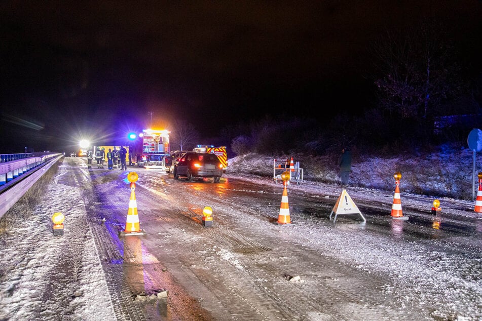 Hier ging in der Nacht auf Dienstag nichts mehr: Die A72 musste nach einem Unfall in Richtung Chemnitz komplett gesperrt werden.