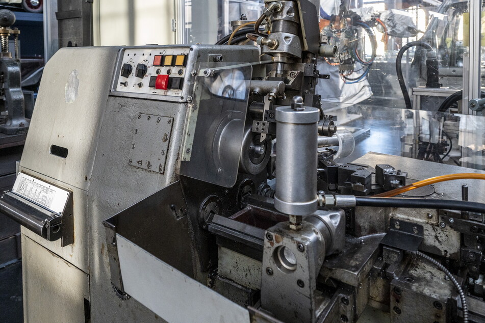 Mit der "WMW"-Drehmaschine kam ein weiteres Stück DDR-Geschichte ins Industriemuseum.