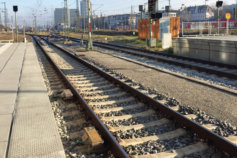 Flüchtlinge nach illegaler Einreise mit Güterzug festgenommen