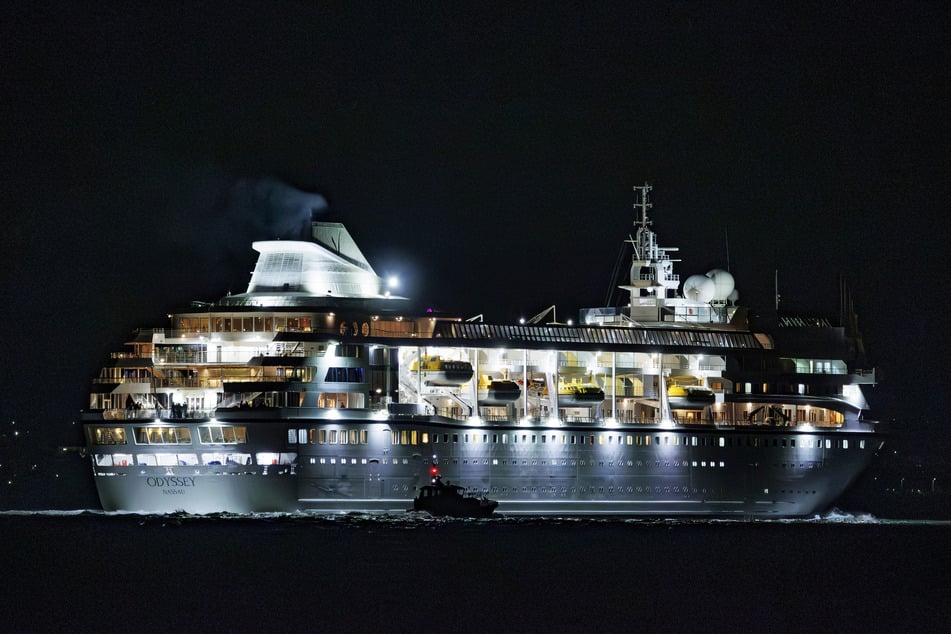 Die "Villa Vie Odyssey" verließ im Oktober 2024 Belfast zu einer mehrjährigen Weltreise. (Archivfoto)