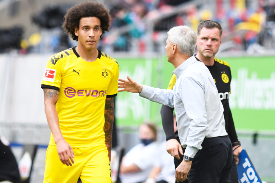 Axel Witsel (l.) lobt die Arbeit seines Trainers Lucien Favre (M.).