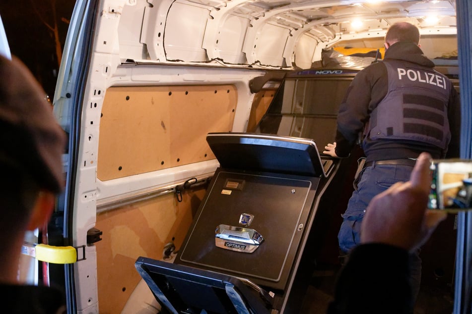 Die Diebe haben es auf Werkzeuge aus dem Inneren von Transportern abgesehen. (Symbolbild)