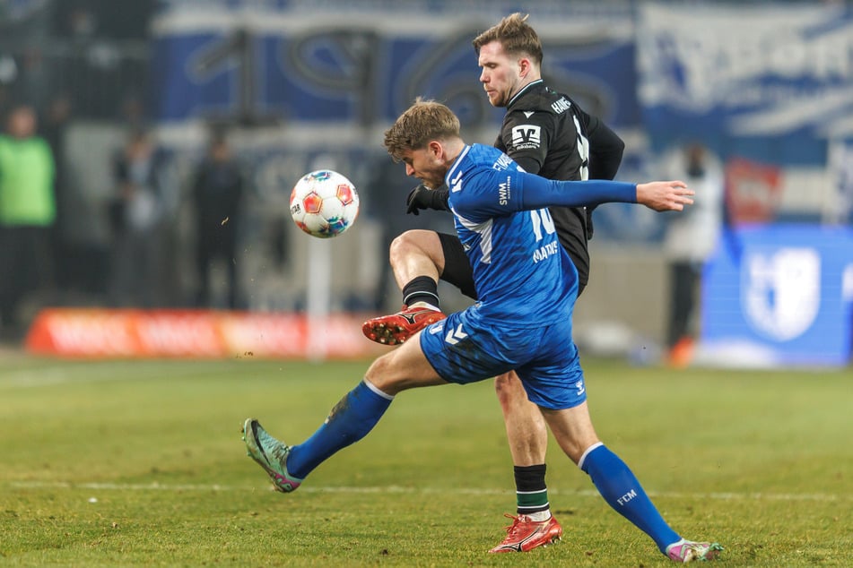 Marcus Mathisen (vorn, 29) bezeichnete das Verhalten des 1. FC Magdeburgs in Unterzahl als "dumm".