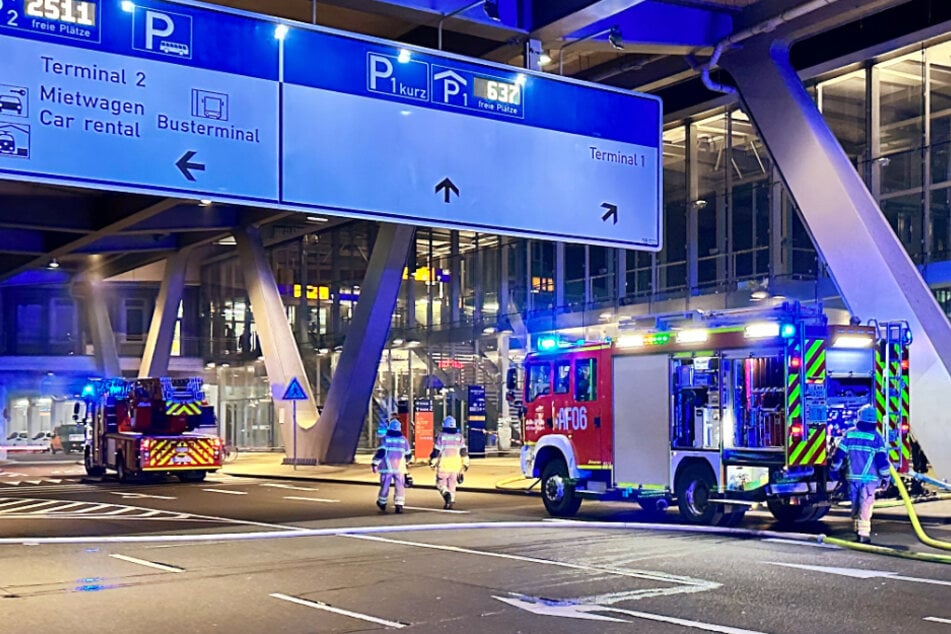 Mindestens 27 Einsatzkräfte müssen die Feuerwehr am Flughafen Köln/Bonn am kommenden Montag besetzen.