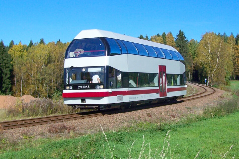 Einsteigen, bitte! Mit dem Doppelstockschienenbus "Alma" seid Ihr in einem besonderen Gefährt unterwegs.