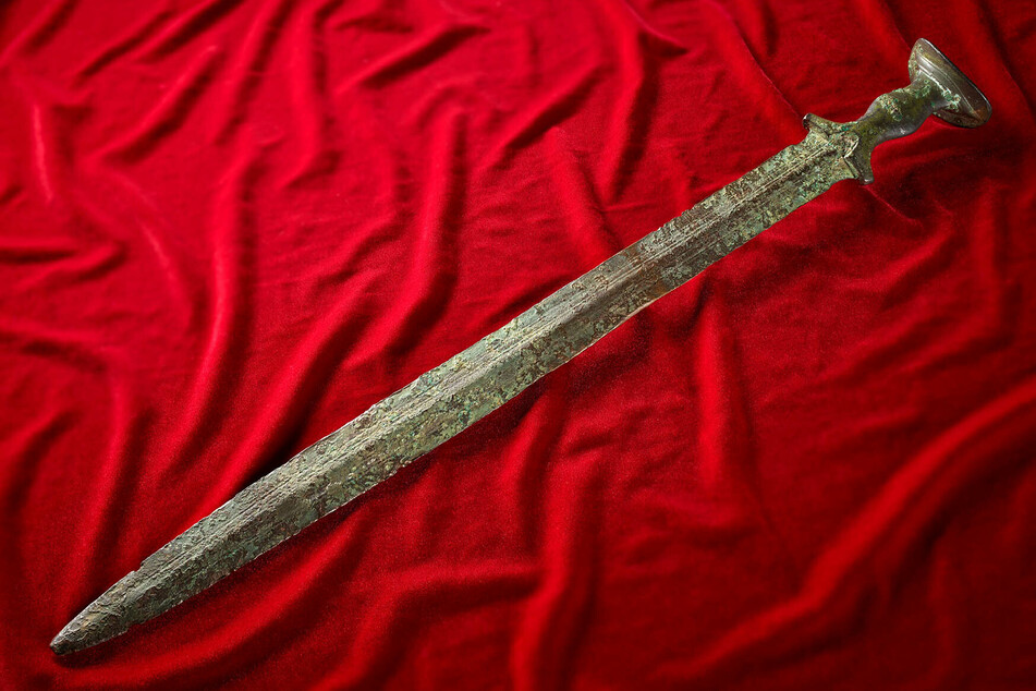 Das 3000 Jahre alte Schwert liegt mittlerweile im Bonner Landesmuseum.