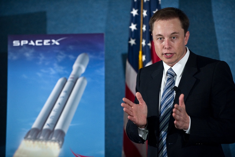 Former SpaceX employees have filed a complaint claiming they were illegally fired for writing a letter condemning the actions of founder Elon Musk.