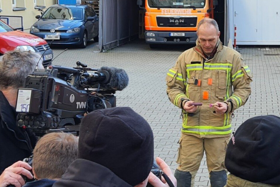 Bei der Pressekonferenz zum Jahreswechsel 2023/24 gab die Berliner Feuerwehr Hinweise zum sicheren Umgang mit Feuerwerk.