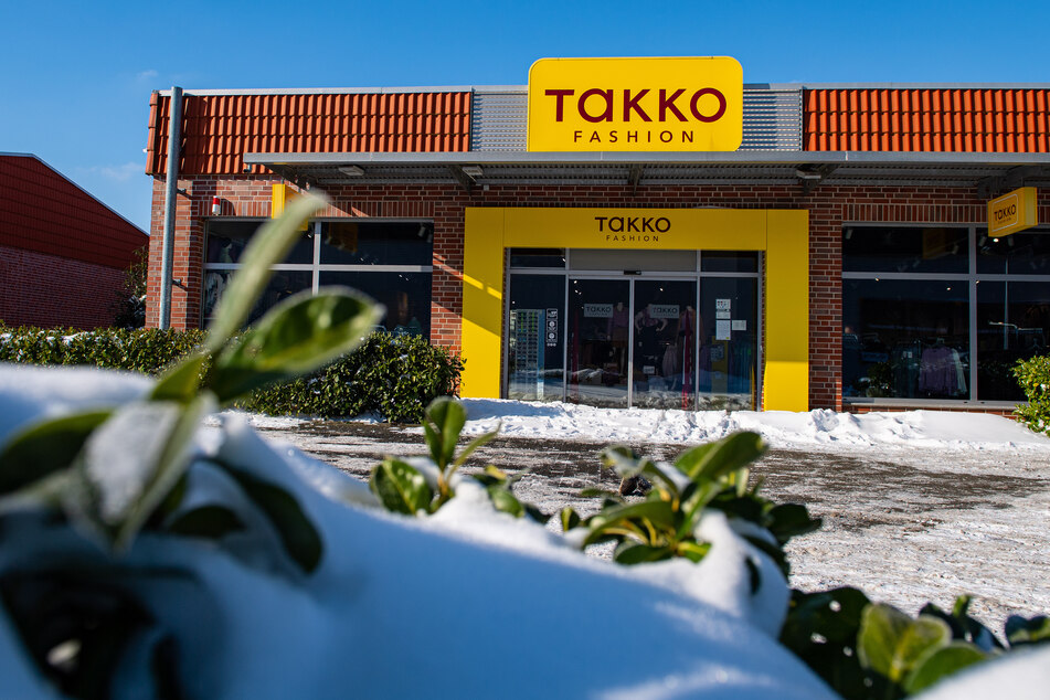 Um Arbeitsplätze zu sicher will der Modediscounter Takko einen Kredit in zweistelliger Millionenhöhe aufnehmen.