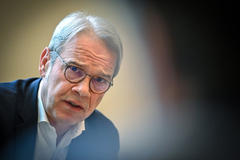 Thüringens Innenminister Georg Maier (57, SPD) will in den Sommermonaten die Zahl der Abschiebungen erhöhen.