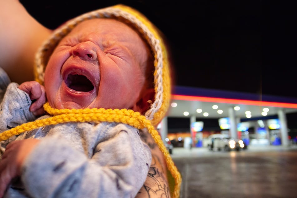 Schnelle Geburt: Baby kommt an Tankstelle zur Welt