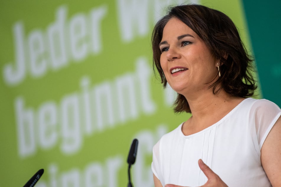 Für "Geschlechtergerechte Sprache": Baerbock plant Grundgesetz-Änderung