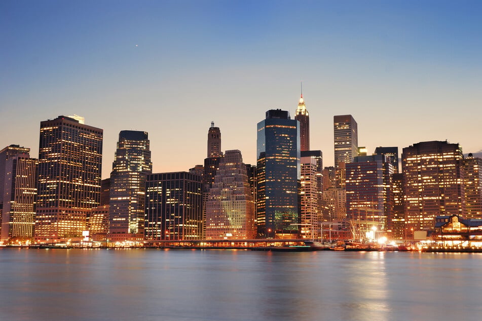 Lebenstraum New York: Vor der USA-Reise lassen sich bei Hellotickets NBA-Tickets für die Saison vergleichen