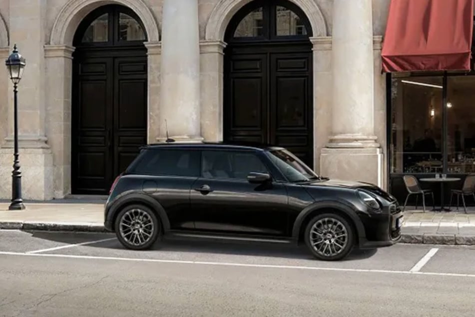 Abbildung zeigt Sonderausstattungen.