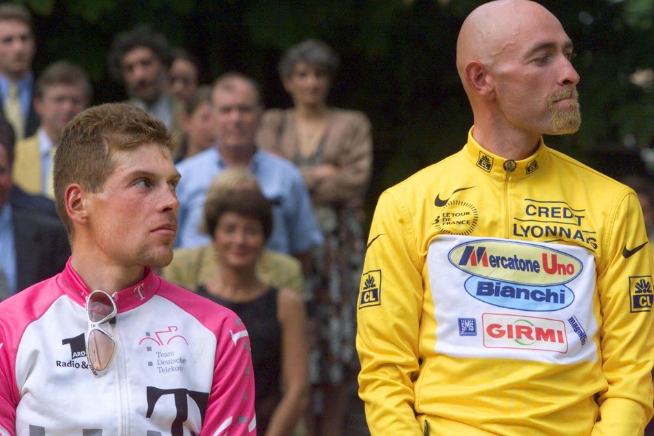 Jan Ullrich wurde 1998 nur zweiter der Tour de France hinter Marco Pantani (†34, r.). (Archivbild)