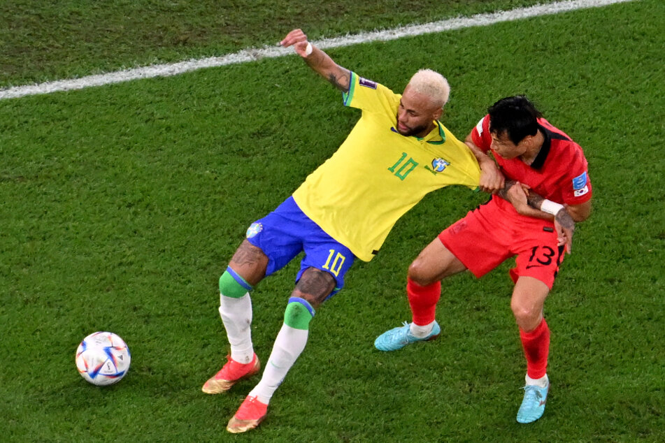 Bei der letzten Weltmeisterschaft traf Jun-ho Son (31, r.) auch auf den brasilianischen Superstar Neymar (31).