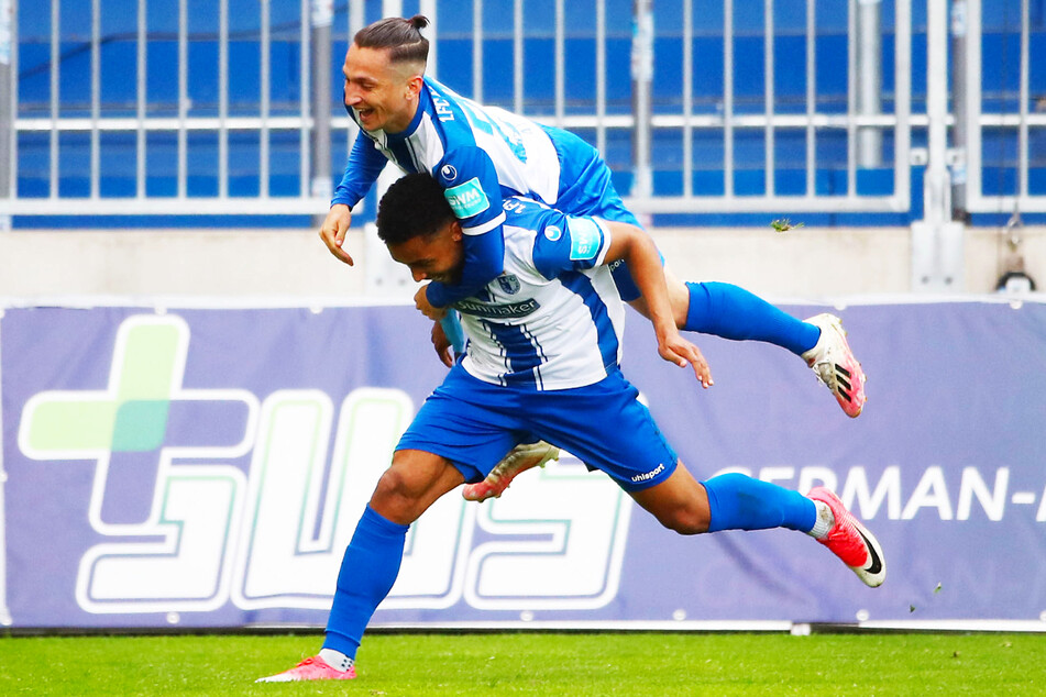 Winter-Neuzugang Baris Atik (26, oben) sprüht beim 1. FC Magdeburg vor Spielfreude und hat großen Anteil am Aufschwung der Elbestädter.