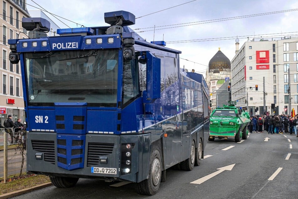 Die Polizei war mit einem Großaufgebot vor Ort.