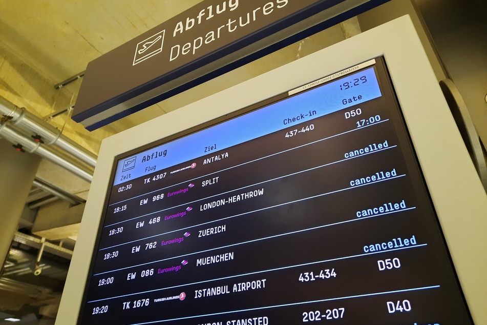 Ausgefallen: Etliche Eurowings-Flüge sind auch am Dienstag gestrichen worden.