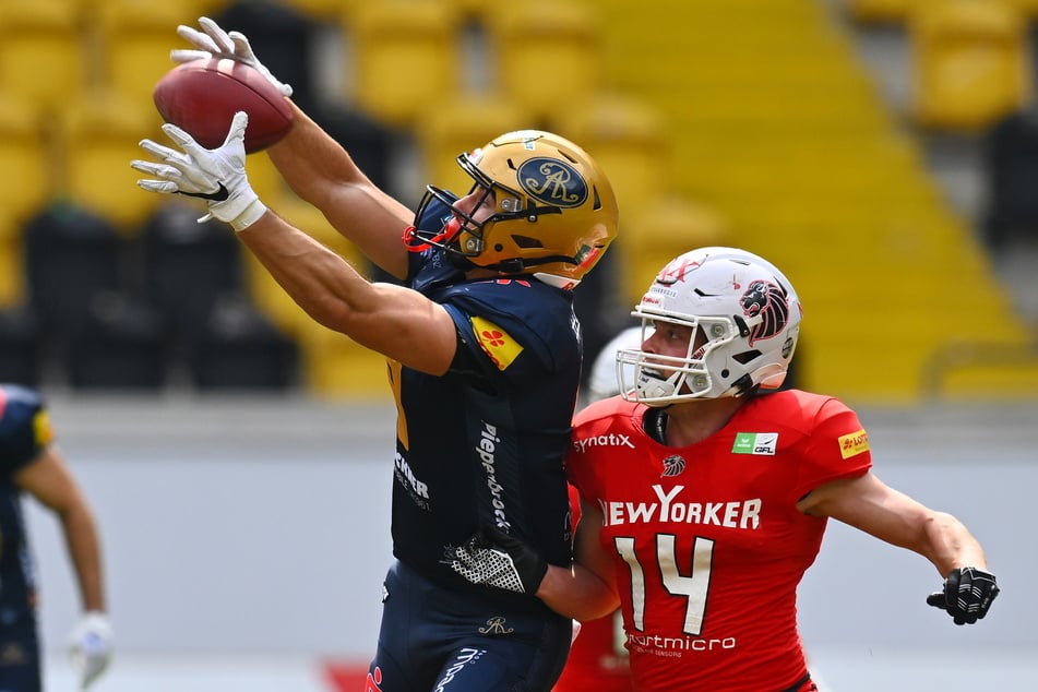 Tight End Ethan Janto (l.) und die Dresden Monarchs: Das passt sportlich und privat.