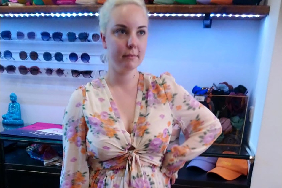Die Laune von "Shopping Queen"-Kandidatin Svenja (31) droht im ersten Geschäft zu kippen.