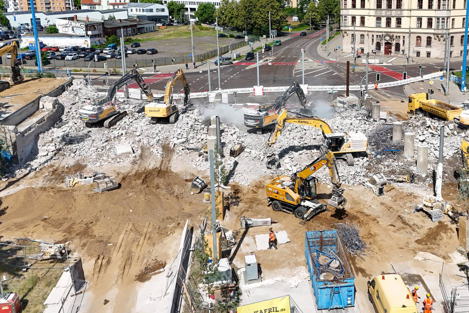 Dort wo einst die Ringbrücke stand, wird demnächst eine Behelfsbrücke gebaut.