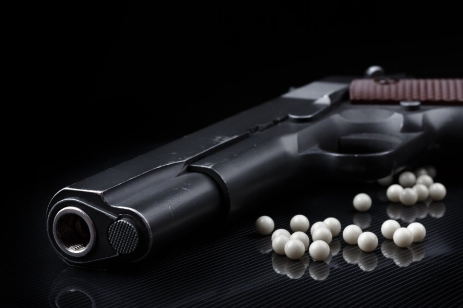 Jugendliche schießen mit Waffe auf Zwölfjährigen