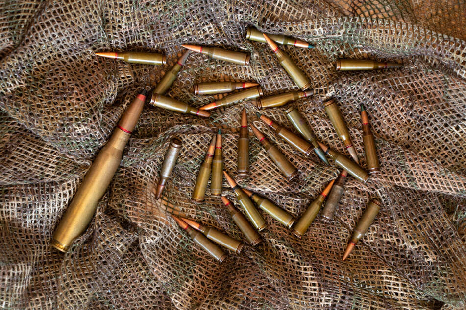 Ein Munitionstransport für die Bundeswehr ging völlig schief. Nun ist die brandgefährliche Ladung futsch. (Symbolbild)