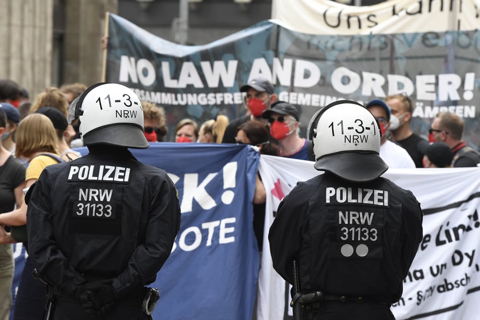 Das Bündnis "Versammlungsgesetz NRW stoppen! Grundrechte erhalten" hat erneut zu einer Demonstration in Düsseldorf aufgerufen. (Archivfoto)