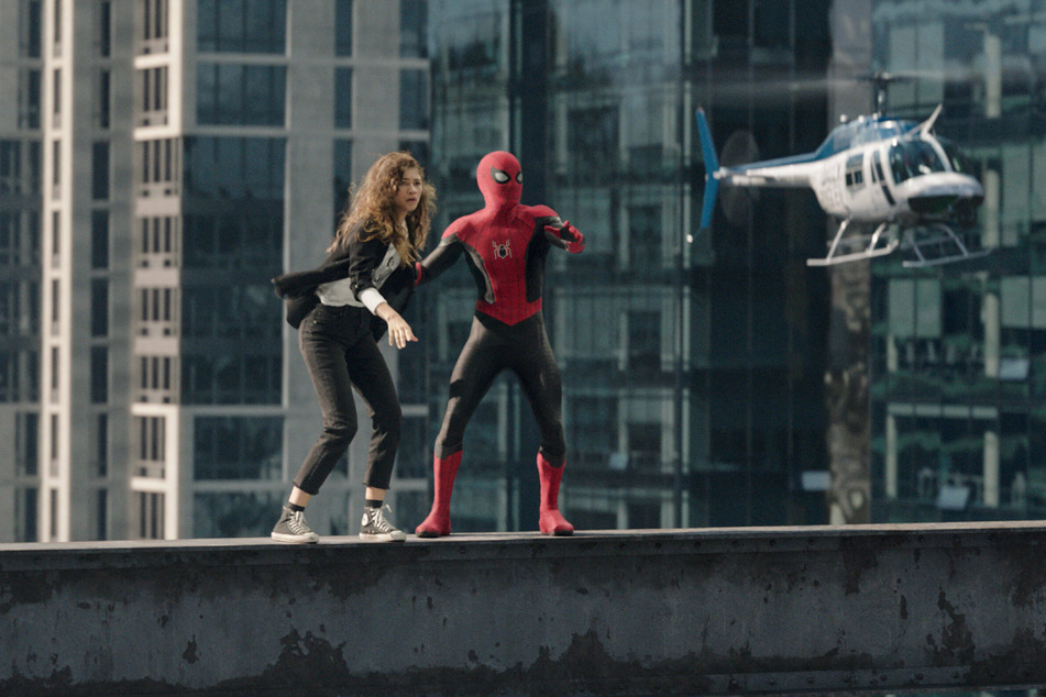Tom Holland (r.) and Zendaya (l.) reprised their roles as Peter Parker/Spider-Man and MJ in Spider-Man: No Way Home.