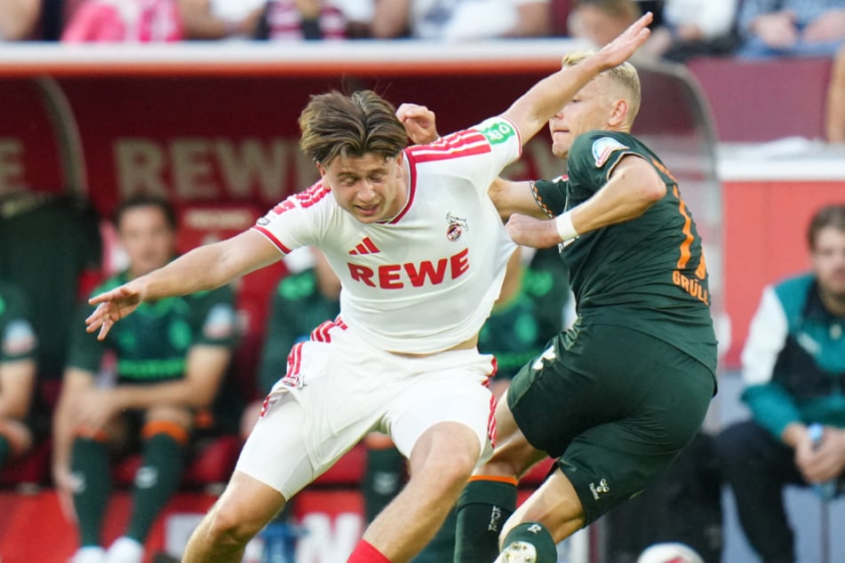 England-Juwel Mikey Moore (l.) war von der Bremer Hintermannschaft kaum vom Ball zu trennen.