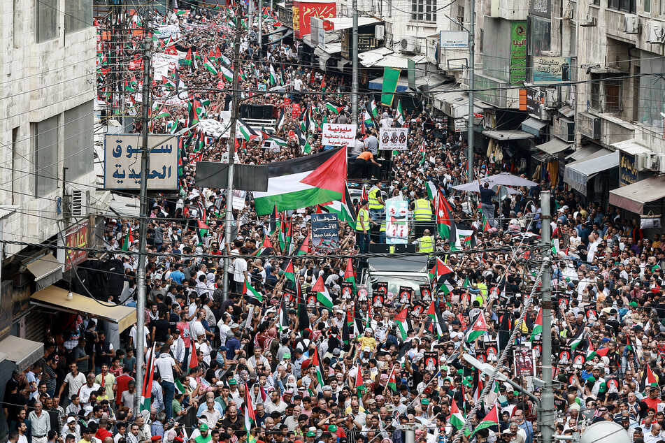 Tausende Demonstranten in Amman.
