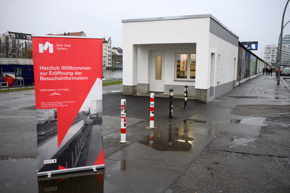 Das denkmalgeschützte Pförtnerhaus im ehemaligen Grenzstreifen der Berliner Mauer an der East Side Gallery wurde am heutigen Donnerstag eröffnet.