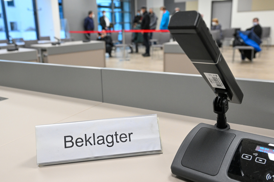 Die mutmaßliche IS-Rückkehrerin Leonora M. (22) muss sich ab Dienstag vor dem Oberlandesgericht Naumburg verantworten.