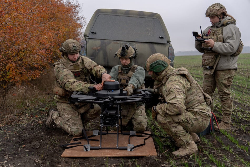 Insbesondere seit März greifen ukrainische Drohnen verstärkt Ziele weit hinter der Frontlinie im zuvor russisch kontrollierten Hinterland an. (Archivbild)