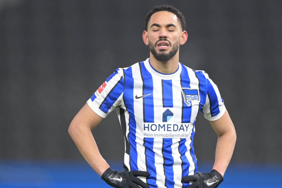 Matheus Cunha trauert dem vergebenen Elfmeter gegen Werder Bremen nach.