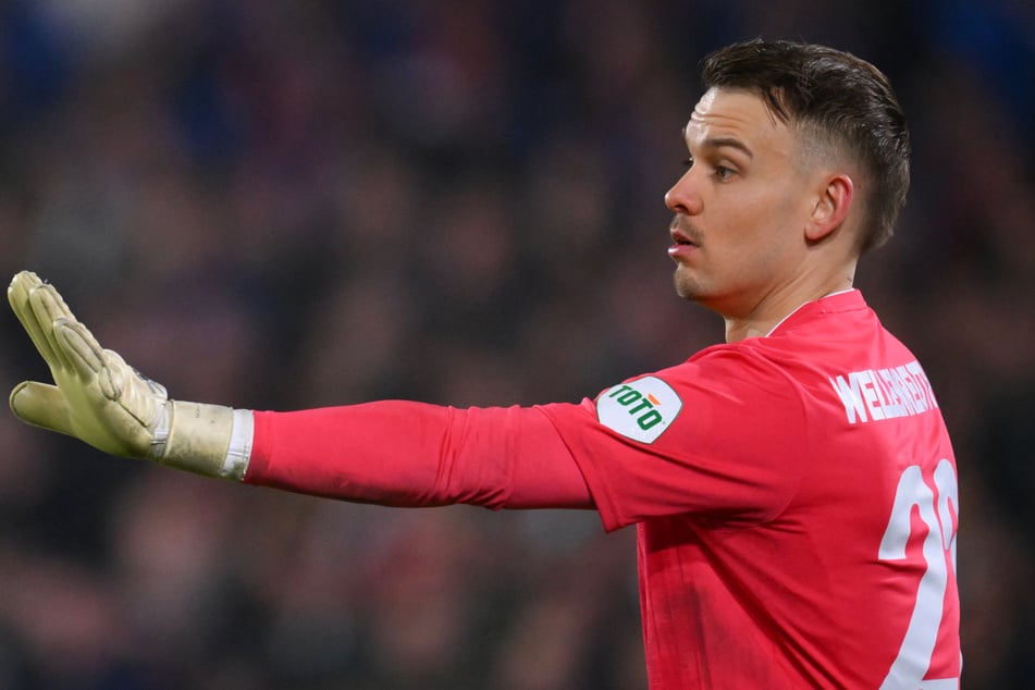 Transfermarkt im Ticker: Bundesliga-Absteiger verstärkt sich im Tor