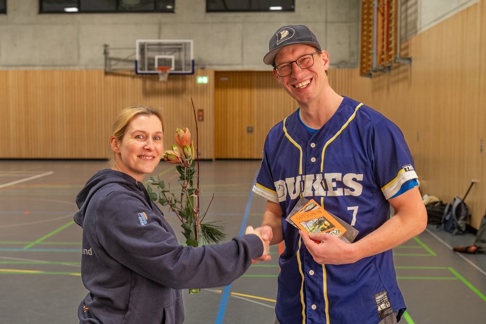 Traditionell gab es einen Gutschein und einen Blumenstrauß von "Blumen und Florales".