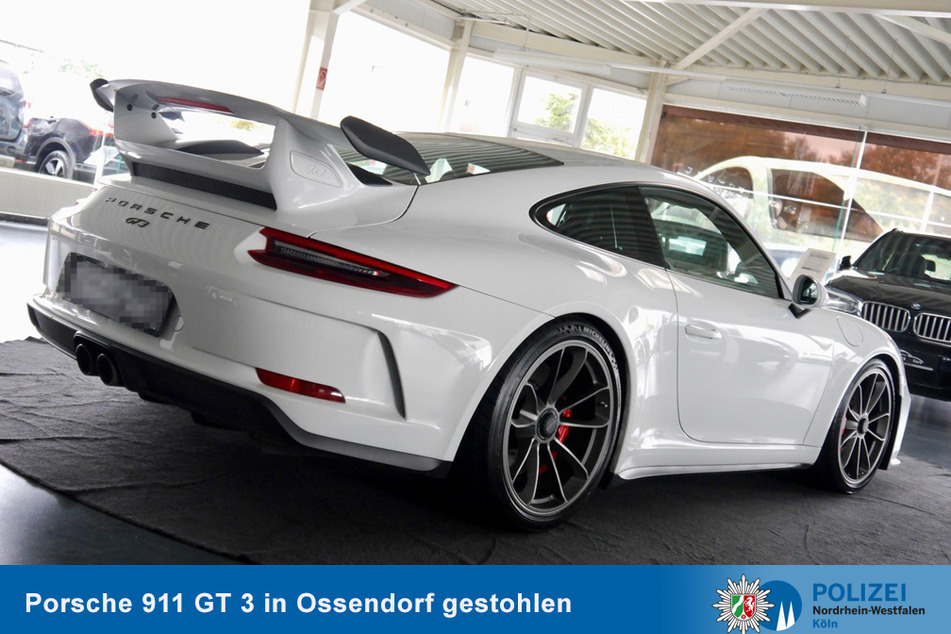 Am frühen Montagmorgen ist in Köln-Ossendorf ein Porsche 911 GT 3 gestohlen worden.